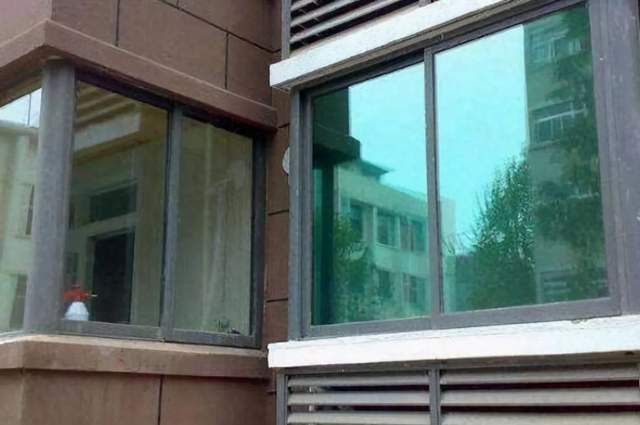 窗帘了直接这样装比窗帘省钱还美观j9国际站登录越来越多人都不挂(图3)
