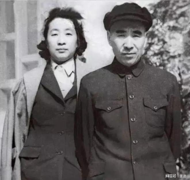 何不住？周恩来曾提议叶群果断拒绝九游会·j9网站成为接班人后为(图1)